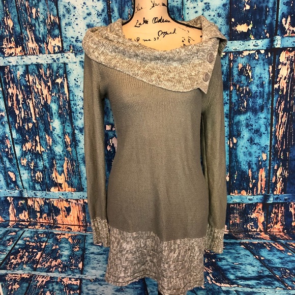 Allison Brittney Tops - Allison Brittney sz m gray knit tunic